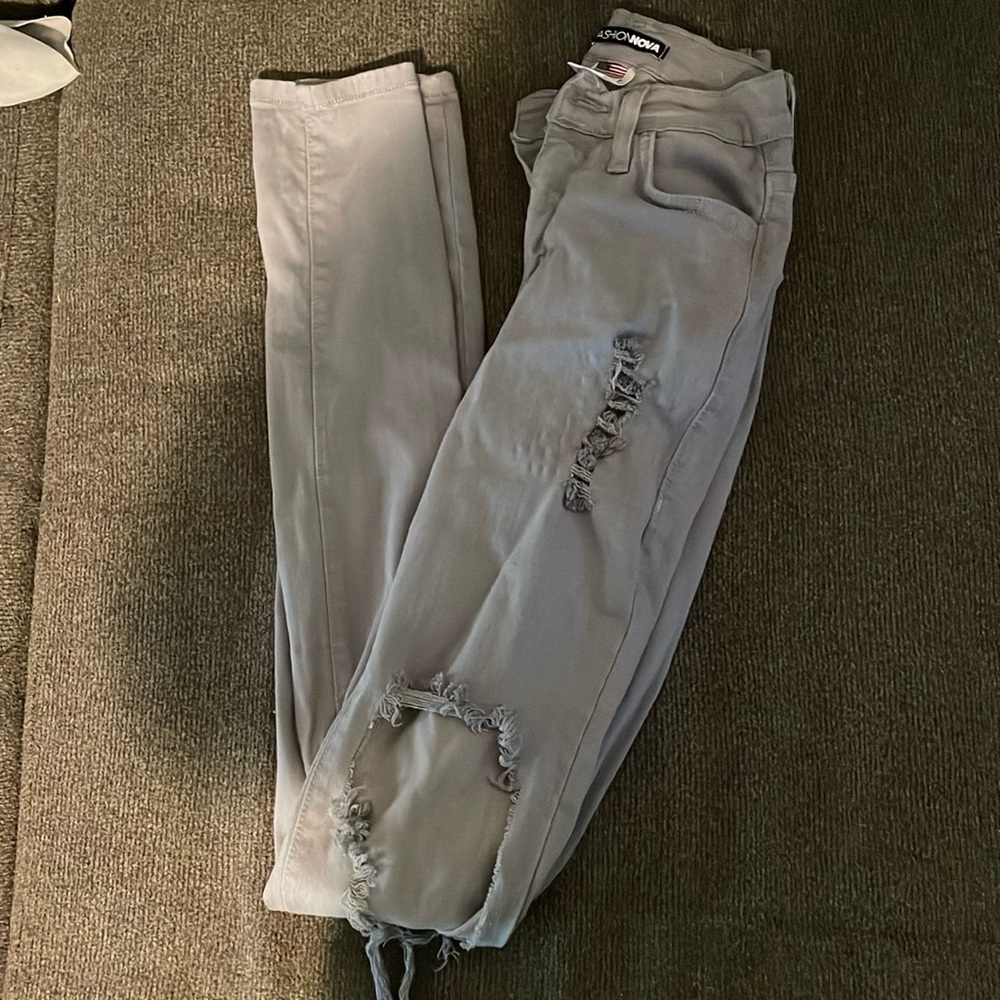 Fashion Nova skinny jeans size 0 (W23)